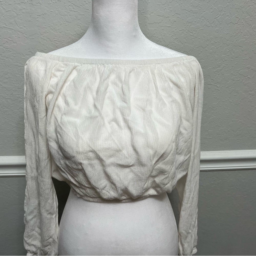 FOREVER 21 OFF THE SHOULDER LONGSLEEVE CROP TOP